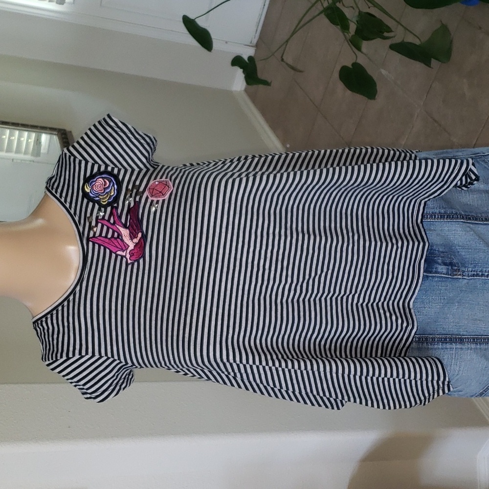 Jessica Simpson s jagged hem striped flowy top embroidered & metal adorned